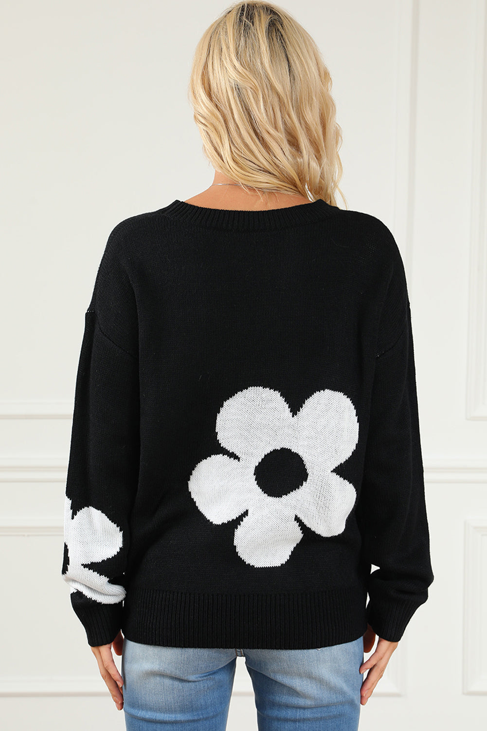 amber big white flowr sweater