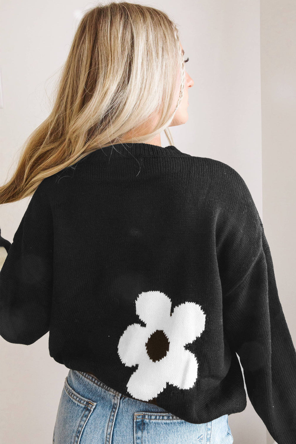 amber big white flowr sweater