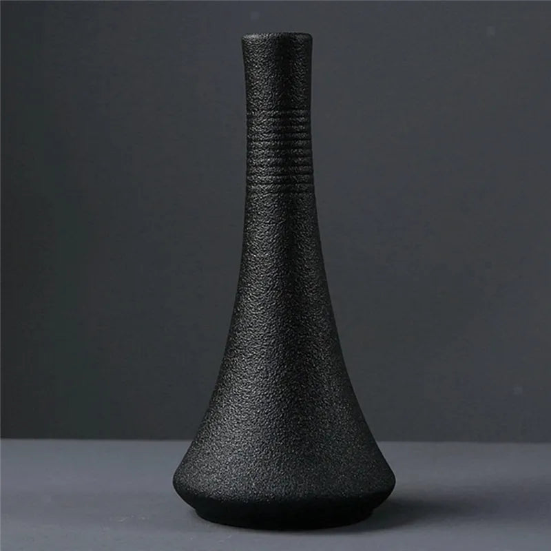 audry black ceramic bud vase